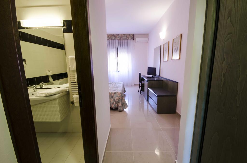 Torre Del Sole Hotell Tarquinia Exteriör bild