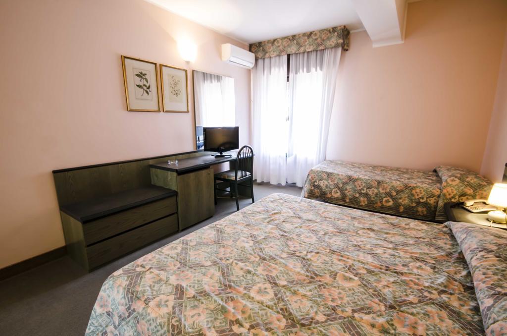 Torre Del Sole Hotell Tarquinia Exteriör bild