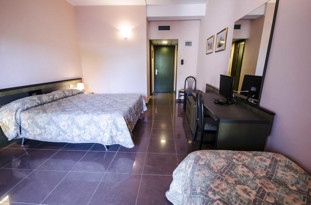 Torre Del Sole Hotell Tarquinia Exteriör bild