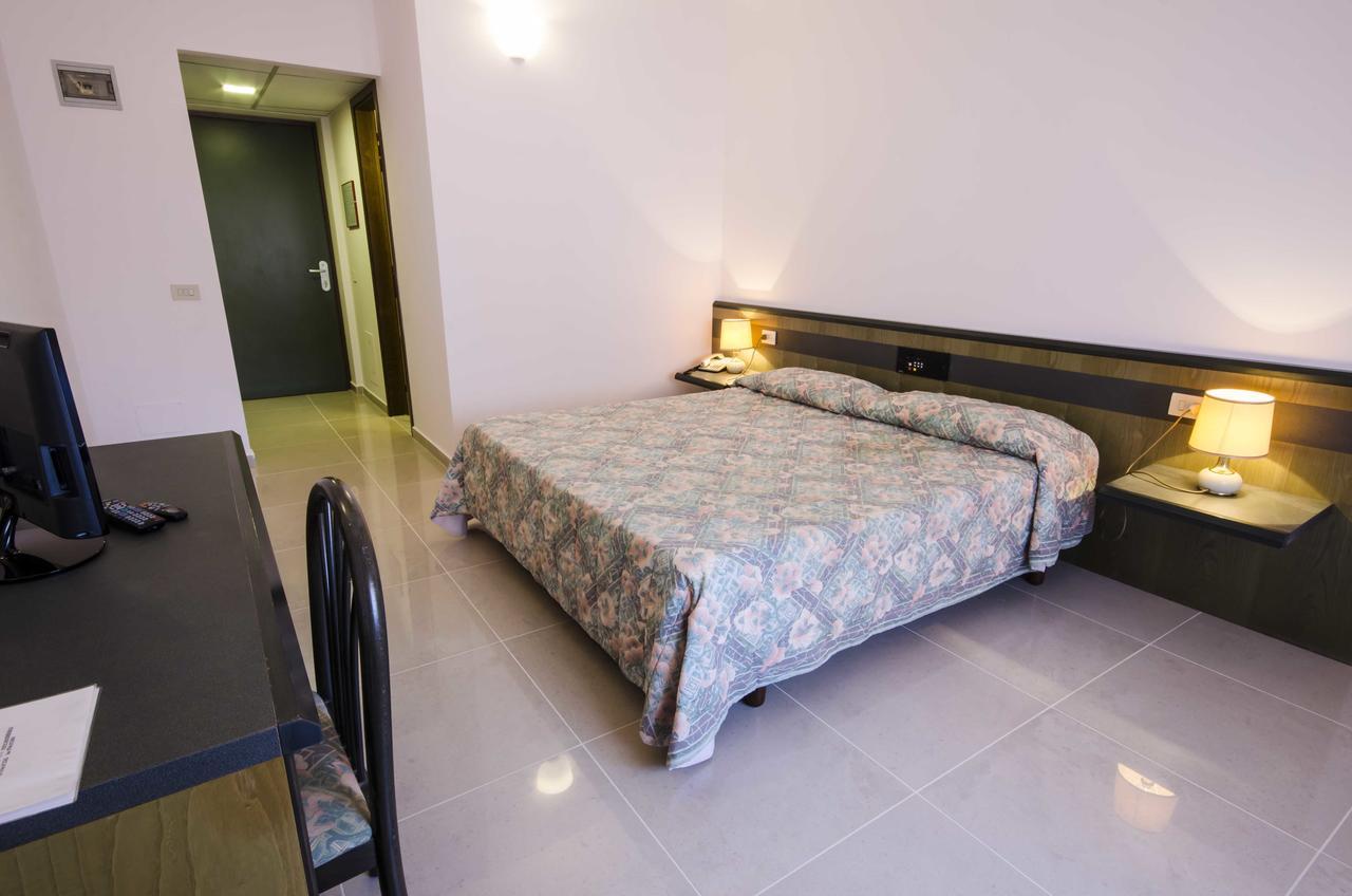 Torre Del Sole Hotell Tarquinia Exteriör bild
