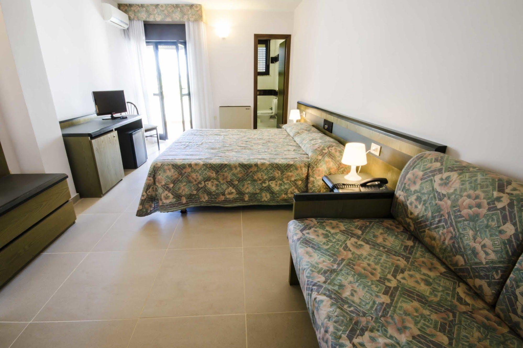 Torre Del Sole Hotell Tarquinia Exteriör bild